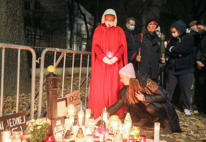 Protest pod TK po śmierci pacjentki, której odmówiono aborcji w szpitalu w Pszczynie