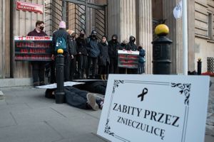 Protest Młodzieżowego Forum LGBT+ przed MEiN