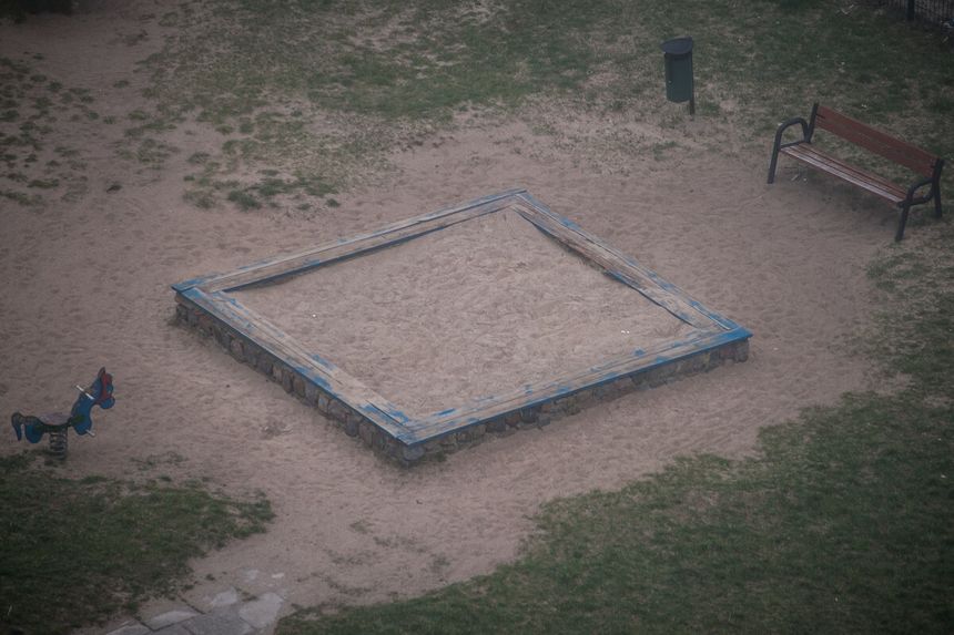 Plac zabaw - zdjęcie ilustracyjne