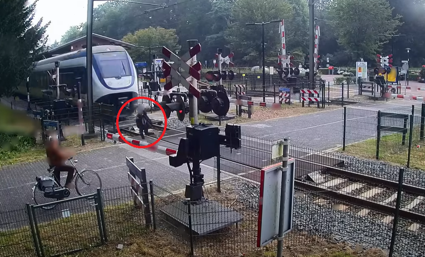 O krok od tragedii na przejeździe kolejowym