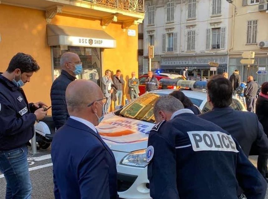 atak nożownika w Cannes