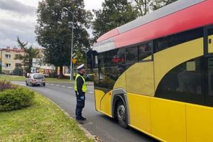 pijany kierowca wiózł dzieci do szkoły