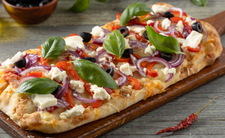 Pinsa czy pizza? Skład, kalorie, przepis