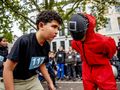 dzieci bawią się w "Squid Game"