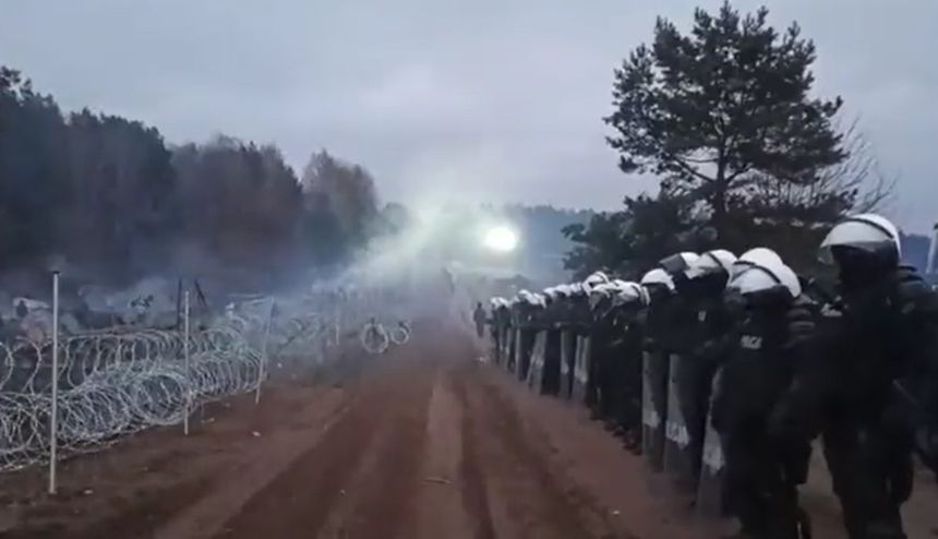 Kuźnica. Sytuacja w pobliżu obozowiska uchodźców