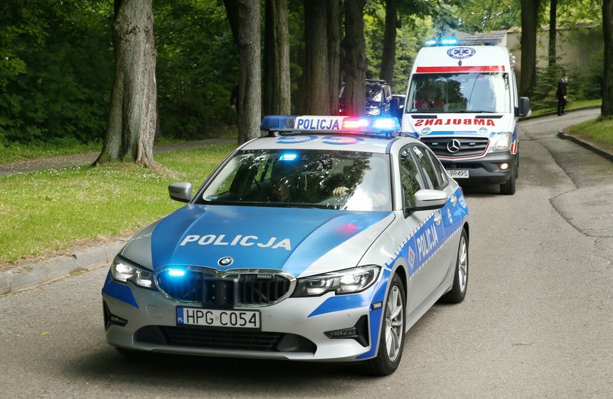 Policja, ambulans 