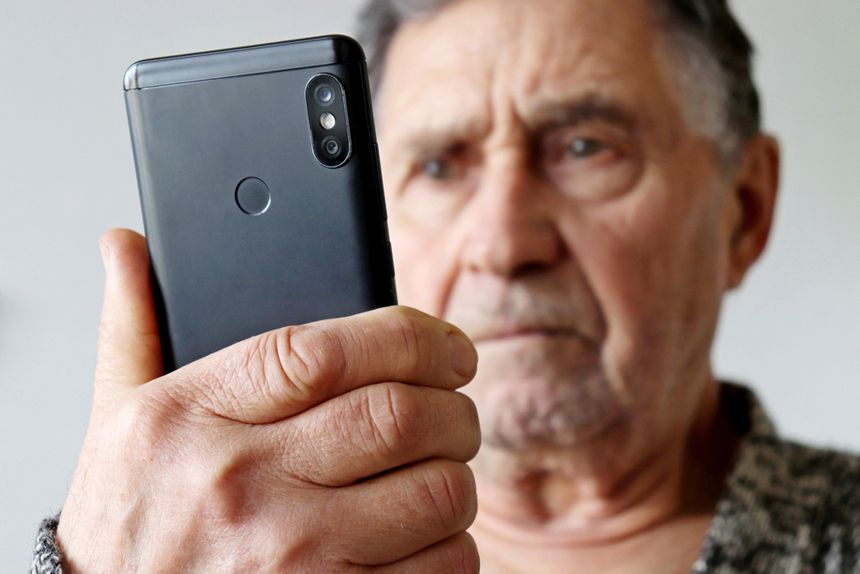 Oszuści, zmasowane akcje wysyłania SMS