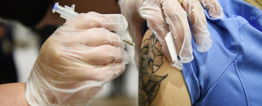 Szczepienia przeciw Covid-19 w USA. Amerykanie pomijają drugą dawkę