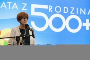 Elżbieta Rafalska, 500 plus
