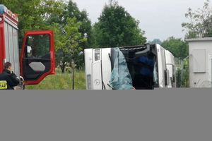 wypadek autobusu z dziećmi pod Opolem