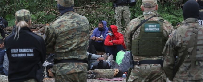 Uchodźcy koczujący na granicy polsko-białoruskiej