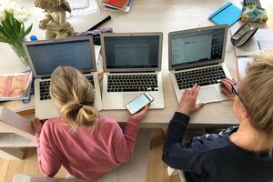 Sztuczna inteligencja będzie blokować przemocowy język w internecie