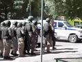napastnik wziął zakładników w banku
