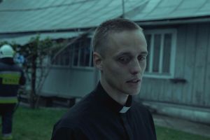 Kadr z filmu "Boże Ciało", reż. Jan Komasa, 2019