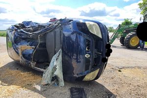 Wypadek pod Skaryszewem. Zderzenie ciągnika i renault