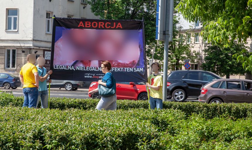 Antyaborcyjny transparent - zdjęcie ilustracyjne