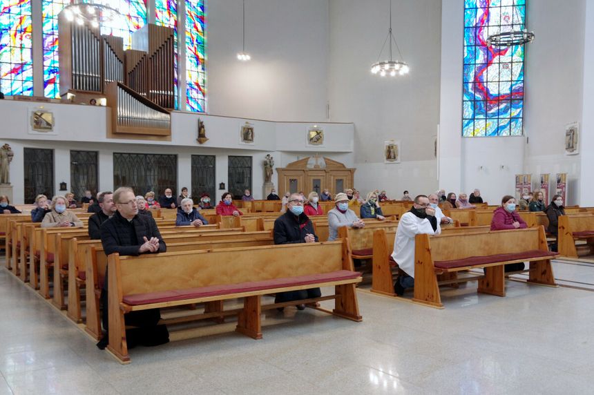 Obostrzenia w kościołach poluzowane