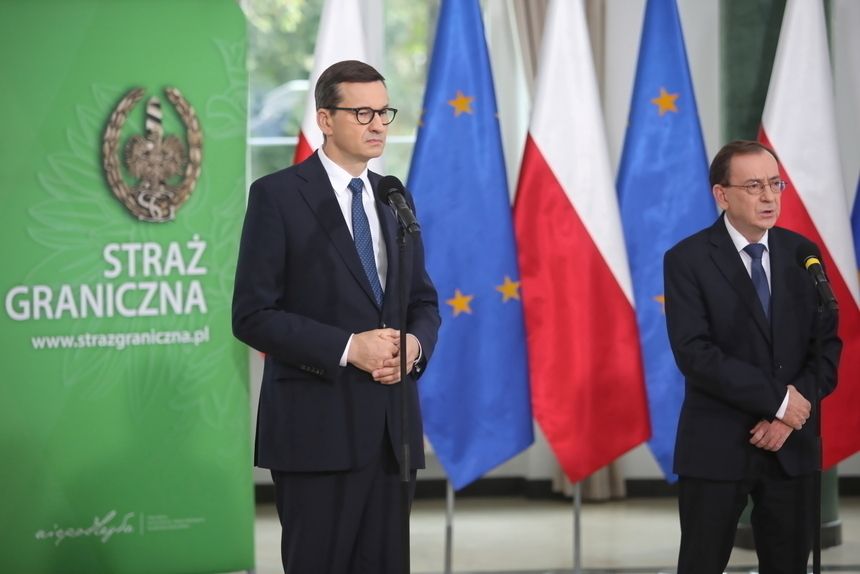 premier Mateusz Morawiecki, szef MSWiA Mariusz Kamiński i komendant główny SG Tomasz Praga