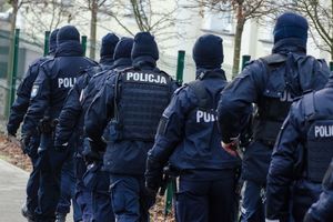 Funkcjonariusze policji