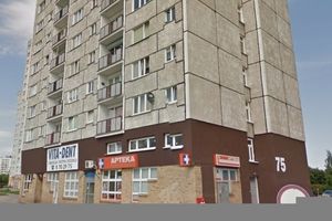 Poznań. Mężczyzna wypadł z okna na 9. piętrze. Zginął