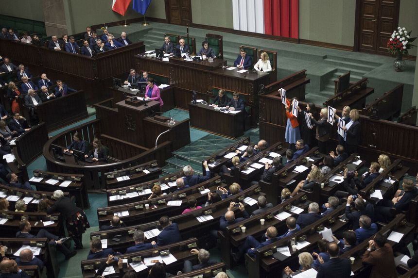 Powstanie nowy projekt polityczny? "Przygarnie polityków PO, PSL i Porozumienia"