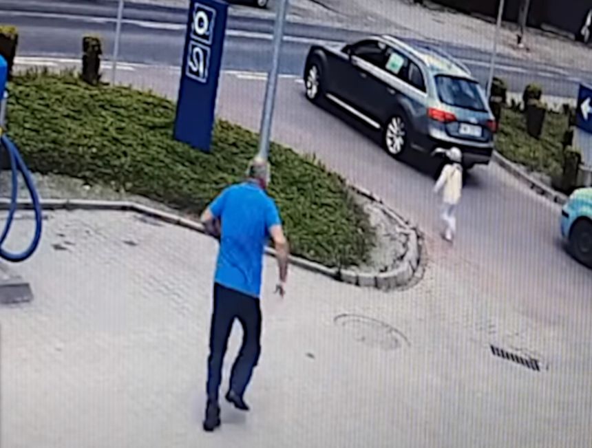pracownik uratował dziewczynkę na stacji paliw