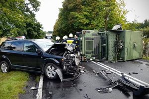 wypadek na DK10 z udziałem wojskowego pojazdu USA