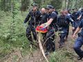 Zabłądził w lesie. Seniora odnaleźli policjanci
