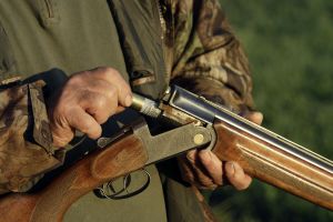 Pomorskie. Myśliwy postrzelił 14-latka