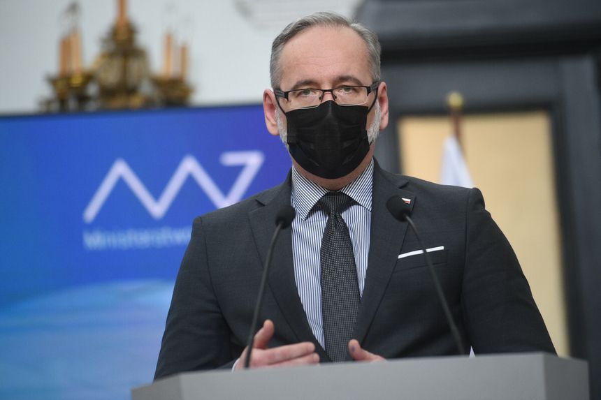 luzowanie obostrzeń na wakacje