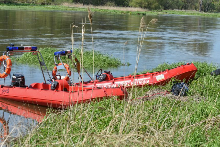 Oława. 15-latek wpadł do Odry, trwa akcja ratunkowa