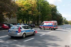 karetka i policja