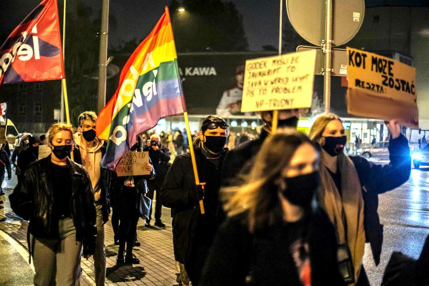 uczennica usunięta ze szkoły za protesty kobiet