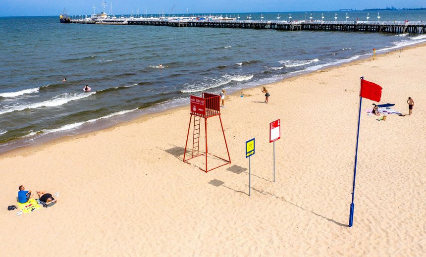 GIS zamknął kąpieliska nad Bałtykiem i jeziorami, 16 lipca
