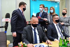 Marian Banaś na sejmowej komisji przedstawił informacje ws. "wyborów kopertowych"
