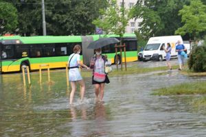 Burze z gradem nad Polską 29.06. Alerty IMGW