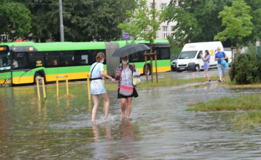 Burze z gradem nad Polską 29.06. Alerty IMGW