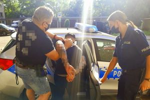 Rozbój z użyciem maczety. Sprawcom grozi 12 lat więzienia