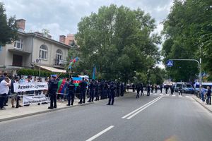 Protest pod ambasadą Azerbejdżanu