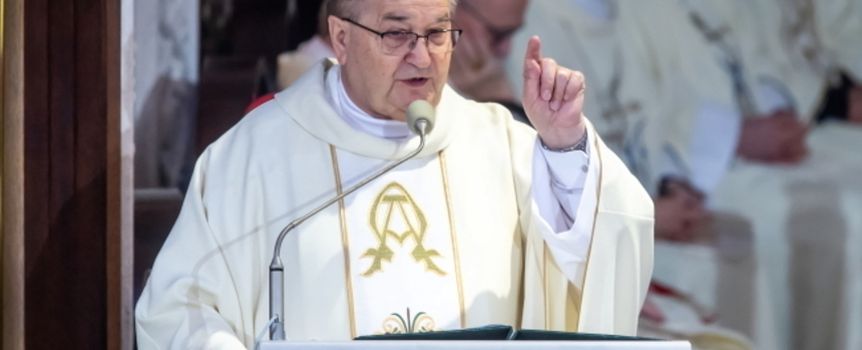 o. Tadeusz Rydzyk podczas mszy świętej z okazji obchodów 29. rocznicy powstania Radia Maryja