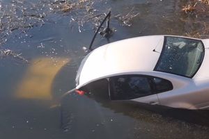 Ludwików, samochód wpadł do Noteci