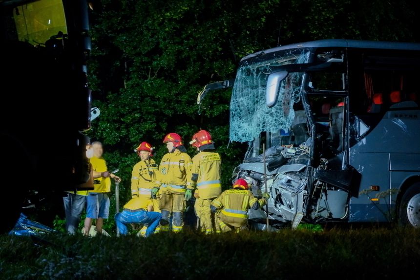 Gliwice wypadek busa i autokaru na dk88