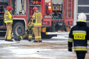 pożar warsztatu samochodowego