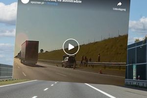 gra w siatkówkę na autostradzie A2