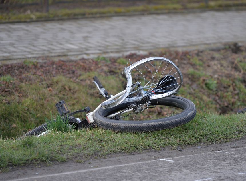 rowerzystka potrącona przez dwa motocykle