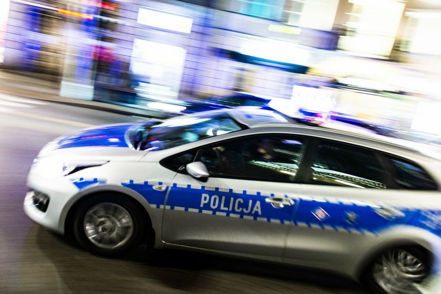 Zamość. 6-latek dusił się w samochodzie. Do szpitala eskortowali go policjanci
