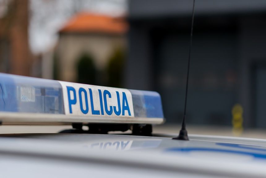 Przejechał 45-latka leżącego na podjeździe posesji