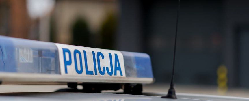 Przejechał 45-latka leżącego na podjeździe posesji