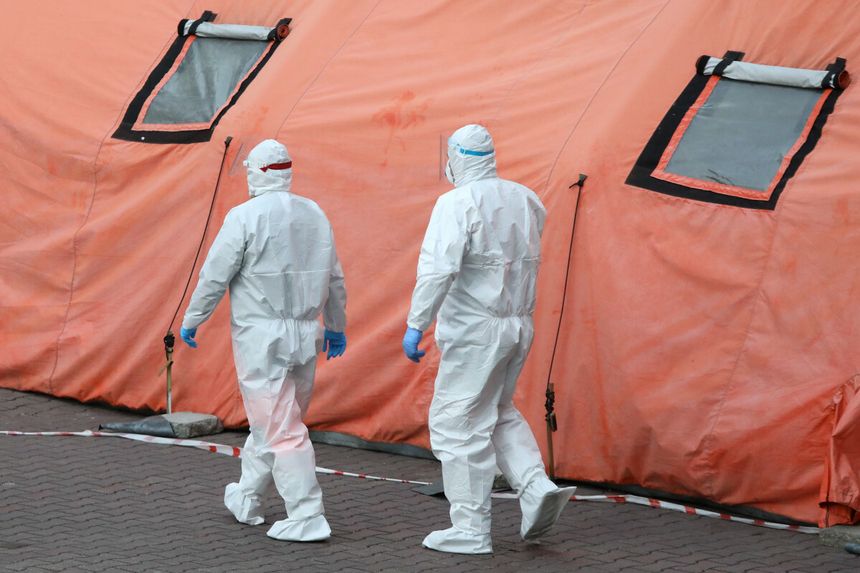 Szczyt trzeciej fali pandemii równo za miesiąc? Lekarz: liczba zakażeń wzrośnie