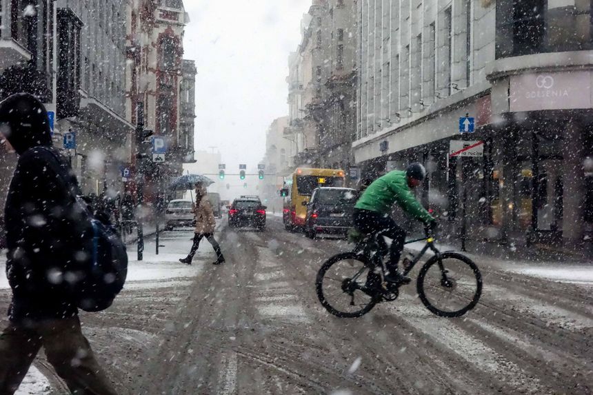 Pogoda na weekend: spadnie śnieg, będzie wiało. Ale temperatura wzrośnie